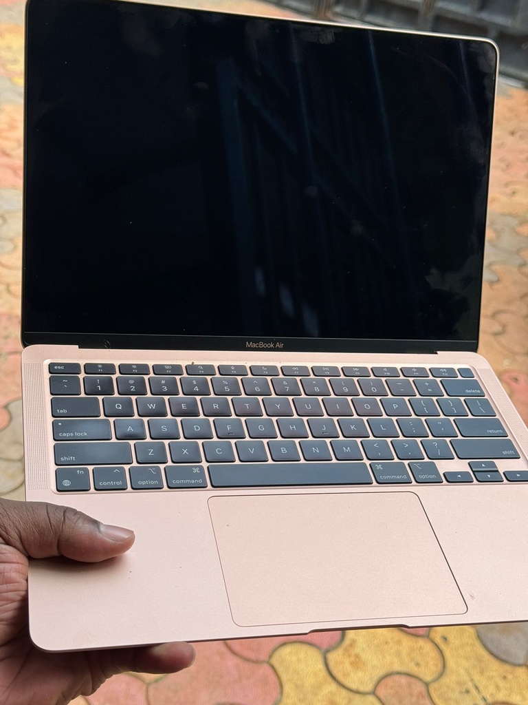 Refurbished MacBook Air 2020 (Core i7, 256GB SSD, 16GB) price in Kenya
